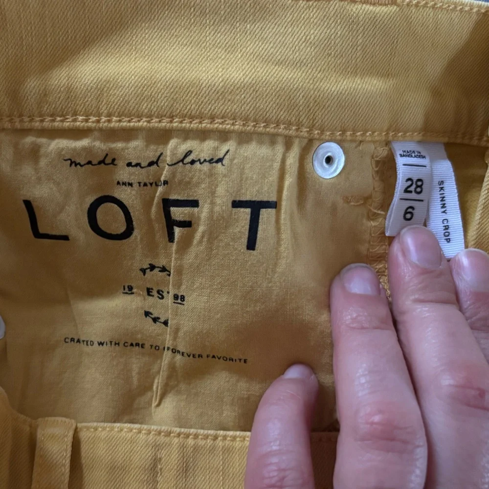 LOFT Yellow‎ Skinny Cropped Jeans size 6, waist 28 with Raw Hem